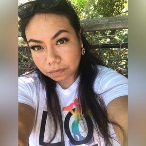 Meet your Posher, Estefani